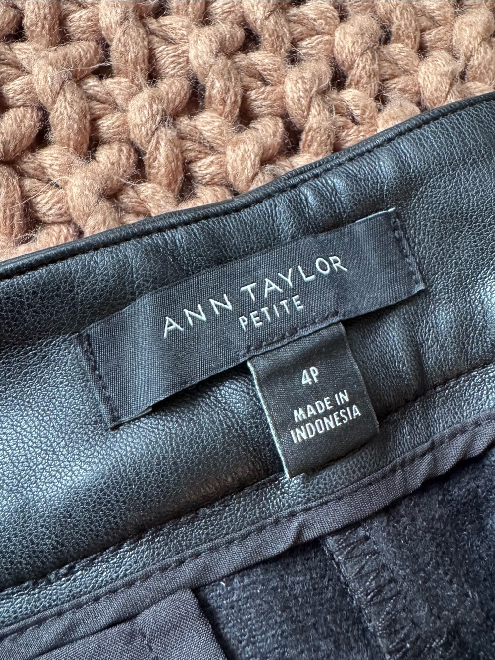 Ann Taylor Petite Faux Leather Pants 4P Black Straight Leg High Rise Career Chic - Picture 5 of 12